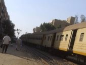 بالصور.. خروج قطار القاهرة شبين الكوم عن القضبان بمحطة أشمون بالمنوفية
