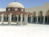 بالصور.. تصدع سقف مسجد عمرو بن العاص الأثرى بدمياط بعد ترميمه بـ27 مليون جنيه