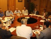 رئيس جامعة المنصورة يجتمع باللجنة الاستشارية لبحث التطوير الحضارى للجامعة