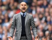 جوارديولا يستنكر إقامة مباراة برشلونة وسط أحداث عنف كتالونيا