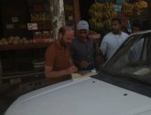 بالصور.. "مياه قنا" ترصد 15 مخالفة إهدار رش مياه الشرب فى الشوارع