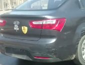 قارئ يرصد سير سيارة بدون لوحات معدنية على الكوبرى الدائرى