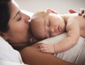 تعرف على الآثار السلبية لنوم الرضع فى غرفة مشتركة مع الوالدين