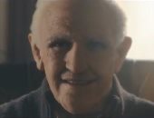 بالفيديو.. ألكسيس سانشيز رجل عجوز فى إعلان ترويجى لكأس القارات