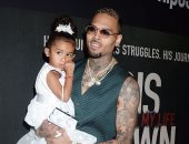 بالصور.. كريس براون مع "أميرته" فى عرض "Welcome To My Life" بلوس أنجلوس  