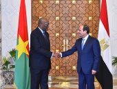 بالصور.. مراسم استقبال رسمية لرئيس بوركينا فاسو روك مارك بقصر الاتحادية