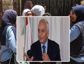 طلاب الثانوية العامة يواصلون امتحاناتهم غدا..  593 ألفًا يختبرون فى "الفيزياء" و"التاريخ".. رئيس الامتحانات: إعداد تقرير حول صعوبة "الإنجليزى" عقب انتهاء تصحيح العينة اليوم.. ومصادر: الدرجات مطمئنة