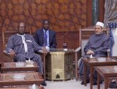 بالصور.. رئيس بوركينا فاسو للإمام الأكبر: نقدر دور الأزهر فى تحصين الشباب ضد التطرف