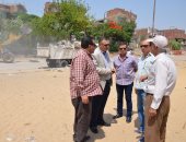 بالصور .. السكرتير المساعد للإسماعيلية ينفذ حملة نظافة بمدينة المستقبل السكنية