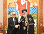 بالصور.. البابا تواضروس يلتقى وزير الخارجية الفرنسى