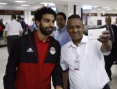 بالصور.. محمد صلاح "ملك السيلفى" فى تونس