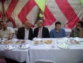  بالصور.. مائدة إفطار تضم أساتذة جامعة الأزهر والطلبة الوافدين