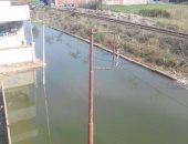 بالصور.. غرق شوارع تقسيم المهندسين بالزقازيق فى مياه الصرف الصحى