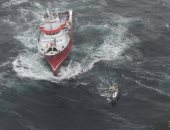 بالصور.. خفر سواحل كندا تنقذ سفينة شراعية تقطعت بها السبل بالمحيط الأطلسى