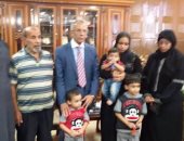 محافظ شمال سيناء يقرر صرف 10 آلاف جنيه لأسرة شهيد العريش