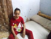 بالصور.. أسرة طفلة بالوادى الجديد تناشد وزير الصحة التدخل لإنقاذها من شلل الأطراف
