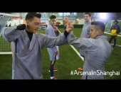 بالفيديو.. محاولات سانشيز وأوزيل فى تعلم الكونغ فو