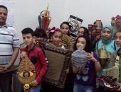 بالصور.. شاهد أطفال محافظة المنيا يستغلون خامات البيئة فى متحف ملوى