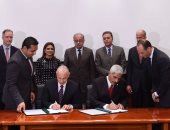 رئيس الوزراء يشهد توقيع اتفاقية تطوير 100 جرار بالسكة الحديد مع جنرال إلكتريك