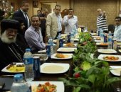 نواب البرلمان وكاهن المنصورة فى افطار جماعى لدعم مستشفى الجامعة 