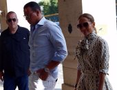 بالصور.. جنيفر لوبيز وأليكس رودريجير يزوران متحف اللوفر فى باريس 