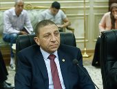 بالصور.. نائب فى اجتماع لجنة الإعلام بالبرلمان: لو بإيدى كنت حاكمت وزير الآثار
