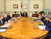 السيسي يستعرض استعدادات الحكومة لعيد الفطر.. ويوجه بتكثيف الرقابة بالأسواق