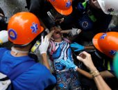 بالصور.. وفاة شاب فى الاشتباكات العنيفة بين متظاهرين وقوات الأمن فى فنزويلا