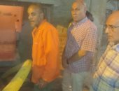 بالصور.. رئيس مدينة المحلة يتابع أعمال شفط مياه الصرف الصحى