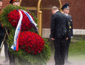 شاهد.. بوتين تحت الأمطار أثناء تكريم الجندى المجهول