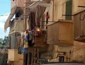 بالصور.. مصابيح الإنارة مضاءة نهارا بشوارع أبو قير فى الإسكندرية