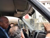 بالصور.. محافظ أسوان يتفقد السيارات الشرطية الجديدة