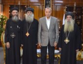 محافظ قنا يستقبل وفد قبطى للتهنئة بعيد الفطر المبارك