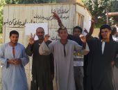 بالصور .. مزراعو المراشدة للرئيس بعد استلام منحة الألف فدان: تحيا مصر