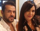 سامو زين ينشر صورة بصحبة زوجته ويعلق : أبدأ عيدى بك حبيبتى