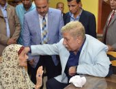 بالصور.. محافظ الإسماعيلية يزور دار رعاية أيتام