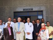 محافظ أسوان يتفقد عددا من المستشفيات لتهنئة المرضى بالعيد   