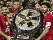 عماد متعب ينشر صورته مع الكابيتانو ويهنئ المصريين بعيد الفطر 