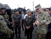 بالصور.. وزيرة خارجية كوريا الجنوبية تزور فرقة المشاه المشتركة مع أمريكا
