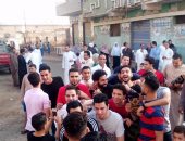 بالفيديو والصور.. "السيلفى" عنوان احتفال محمد صلاح بالعيد مع شباب الغربية