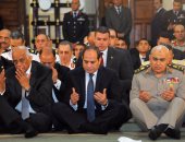 بالفيديو..الرئيس السيسى وكبار رجال الدولة يؤدون صلاة عيد الفطر المبارك