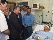 محافظ الإسكندرية يزور وكيل "الشباب والرياضة" بالمستشفى