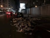 انتشار القمامة فى شوارع سموحة بالإسكندرية.. وقارئ تطالب بصناديق لجمعها