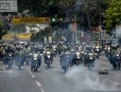 بالصور.. اعتقال 62 طالباً خلال تظاهرات مناهضة للرئيس مادورو فى فنزويلا