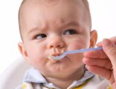 فرنسا تسحب 3 دفعات من حليب الأطفال بعد إصابة 20 رضيعا ببكتيريا السالمونيلا