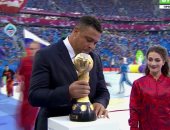 بالصور.. الأسطورة رونالدو يحمل كأس القارات فى حفل ختام البطولة