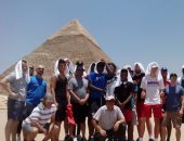 بالصور.. بعثة منتخب كندا للسلة تزور الأهرامات وأبو الهول