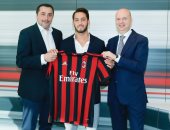 رسميًا.. ميلان يعلن تعاقده مع التركى هاكان أوغلو