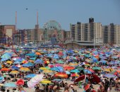بالصور.. زحام على شواطئ نيويورك تزامنا مع احتفال الأمريكين بعيد الاستقلال