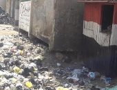 تراكم القمامة يهدد صحة الأهالى بقرية مشطا فى سوهاج